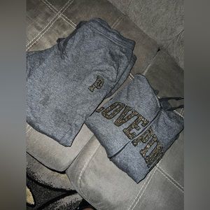 Love PINK Dark Grey w/Gold Glitter Lettering 2-Pc Jogging Suit (Wmns Large)